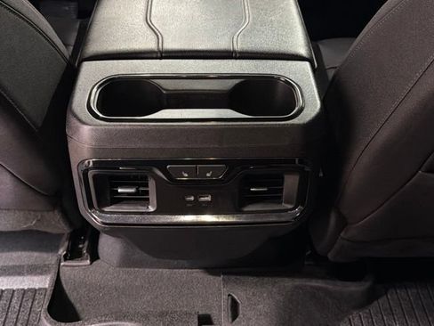 Used 2023 GMC Sierra 1500 AT4 w/ AT4 Premium Package AWD/4WD image 18