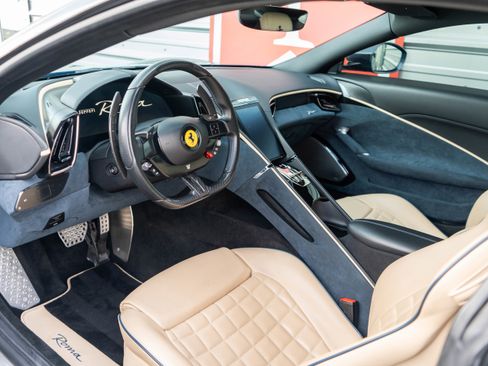 Used 2021 Ferrari Roma RWD image 10