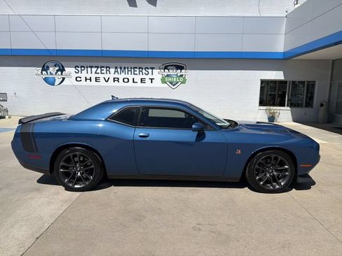 Used 2021 Dodge Challenger R/T Scat Pack w/ Scat Pack Stripe RWD image 11