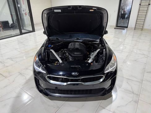 Used 2018 Kia Stinger Premium RWD image 4