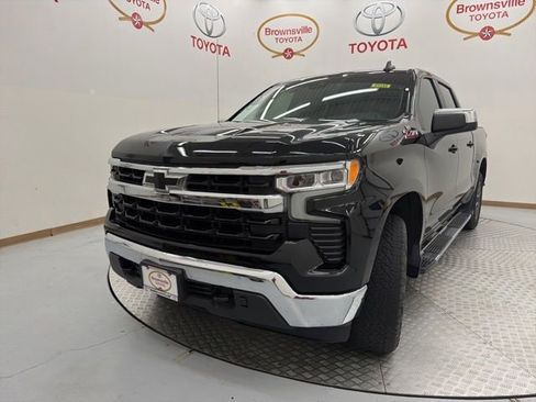 Used 2023 Chevrolet Silverado 1500 LT AWD/4WD image 2