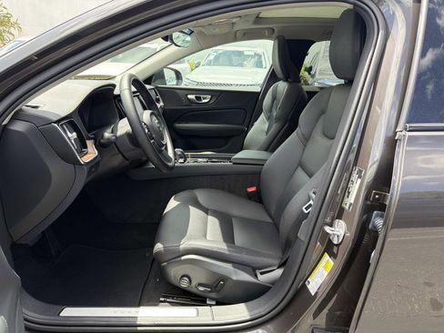 Certified 2025 Volvo V60 B5 Cross Country Plus AWD/4WD image 17