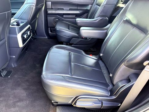 Used 2022 Ford Expedition XLT image 17