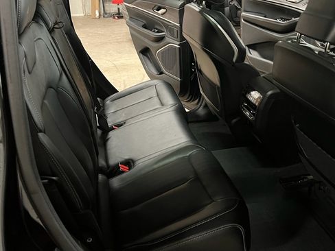 Used 2023 Jeep Grand Cherokee Overland w/ Advanced Protech Group III image 11