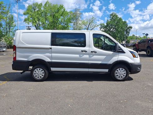 Used 2024 Ford Transit 250 Low Roof w/ Exterior Upgrade Package RWD image 8