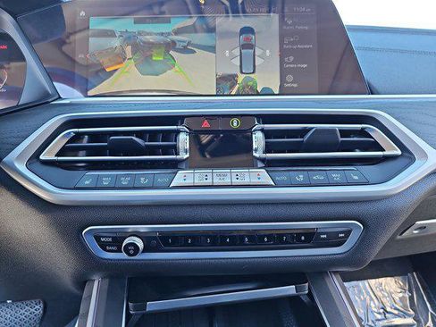 Certified 2022 BMW X7 xDrive40i w/ Premium Package image 26