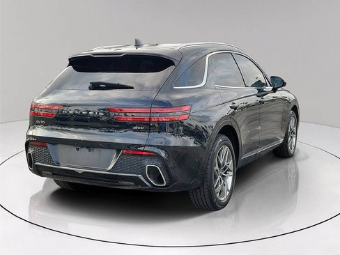 Used 2022 Genesis GV70 2.5T w/ Advanced Package AWD/4WD image 6