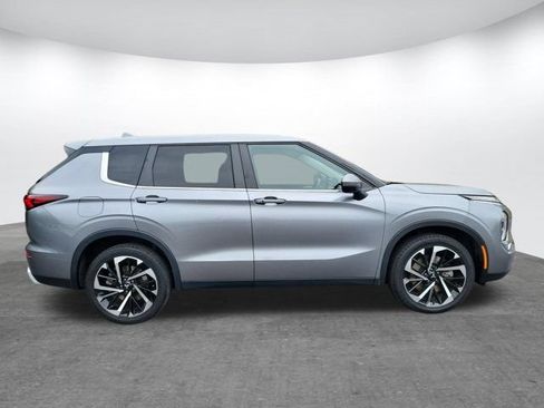 Used 2024 Mitsubishi Outlander SE FWD image 24