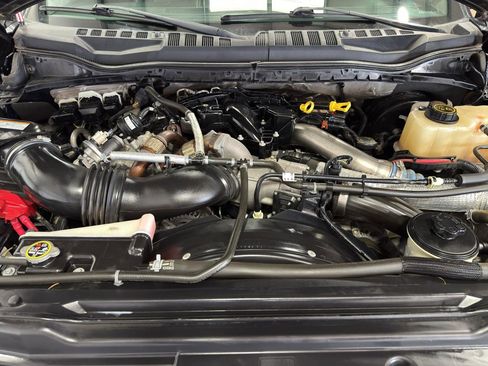 Used 2018 Ford F350 Lariat w/ Chrome Package AWD/4WD image 11