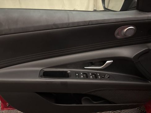 Certified 2024 Hyundai Elantra SEL image 10