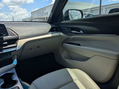 Used 2020 Cadillac CT4 Premium Luxury w/ Climate Package RWD image 17
