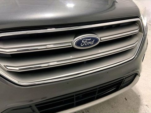 Used 2017 Ford Escape SE w/ SE Leather Comfort Package FWD image 7