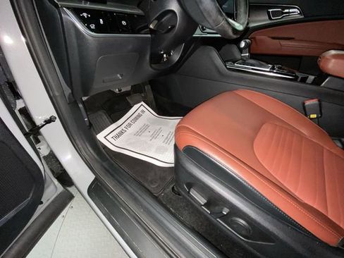 Used 2025 Kia Sportage SX FWD image 12