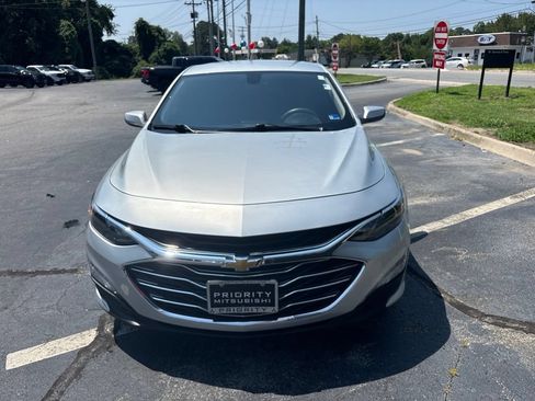 Used 2022 Chevrolet Malibu LT FWD image 7