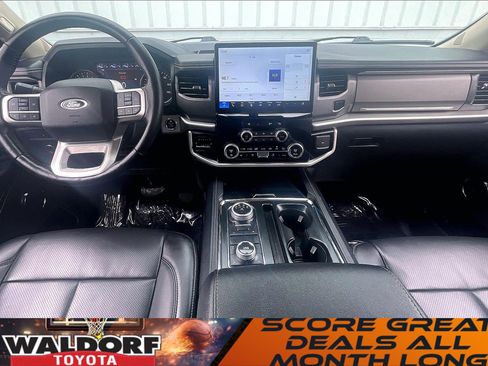 Used 2024 Ford Expedition XLT image 19