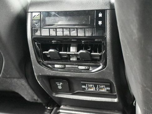 Used 2023 Jeep Grand Cherokee L Laredo image 40