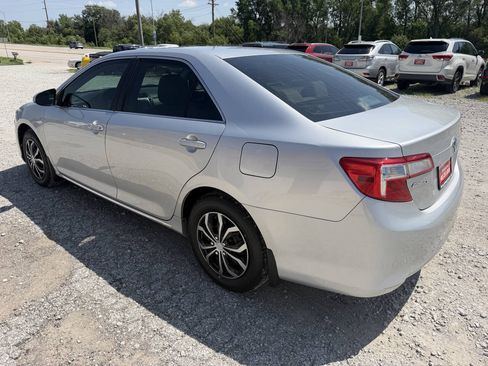 Used 2012 Toyota Camry LE FWD image 5