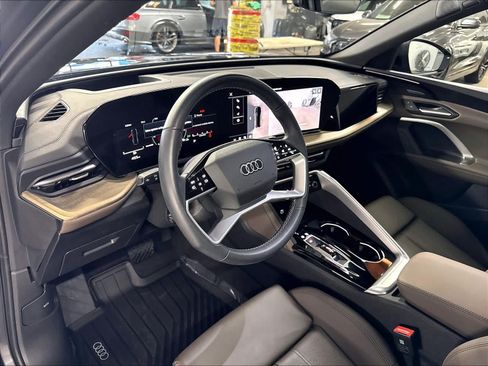 Used 2025 Audi Q5 Prestige AWD/4WD image 15
