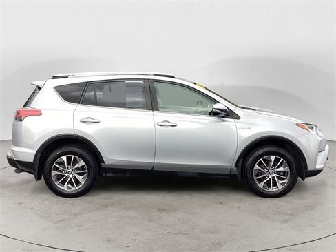Used 2016 Toyota RAV4 XLE image 6