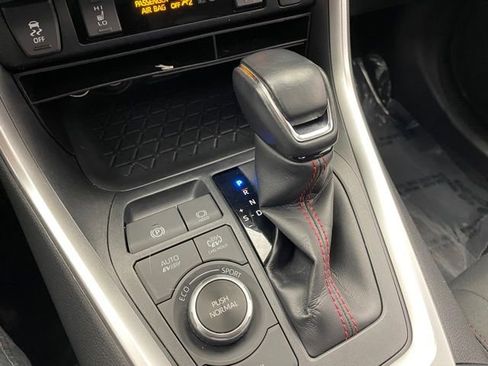 Used 2021 Toyota RAV4 SE w/ Weather & Moonroof Package image 7