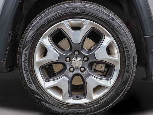 Used 2018 Jeep Compass Limited w/ Navigation Group AWD/4WD image 29