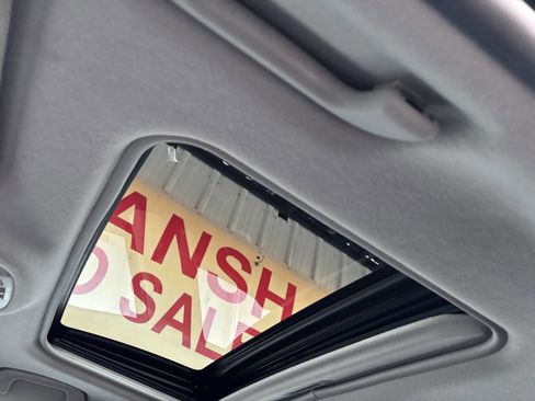 Used 2009 Pontiac Vibe AWD w/ Sun And Sound Package image 23