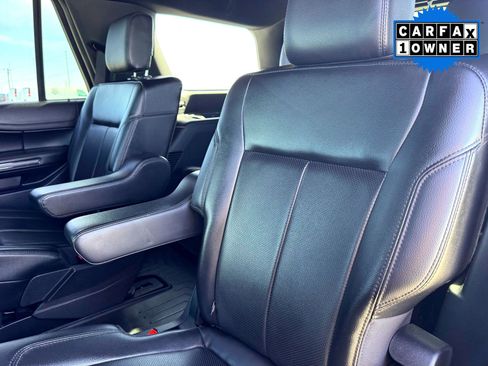 Used 2021 Ford Expedition XLT image 17
