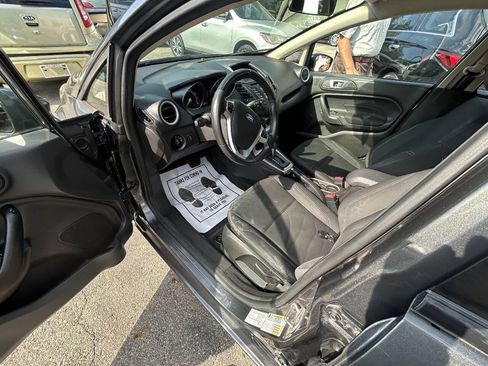 Used 2016 Ford Fiesta SE FWD image 6