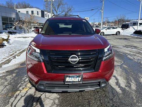 Used 2024 Nissan Pathfinder SV w/ Black Appearance Package image 3