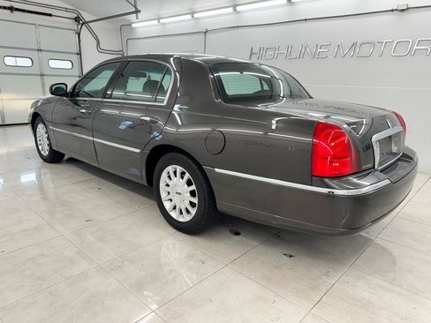 Used 2007 Lincoln Town Car Signature RWD image 6