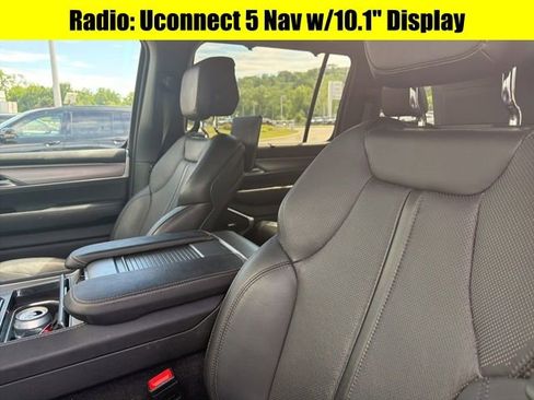 Used 2024 Jeep Wagoneer Series II w/ Convenience Group I AWD/4WD image 15