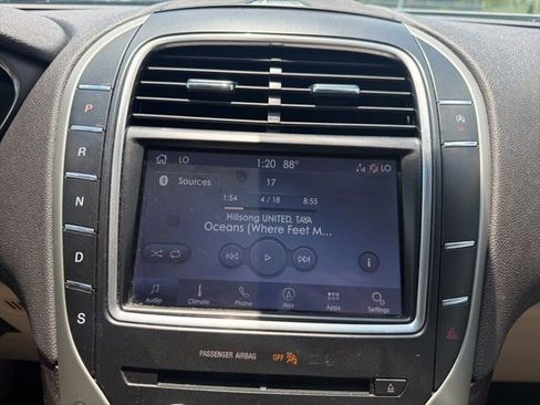 Used 2019 Lincoln Nautilus Reserve FWD image 30