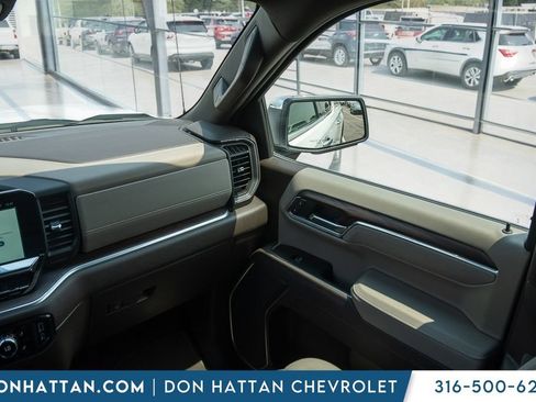 Used 2025 GMC Sierra 1500 SLT AWD/4WD image 13