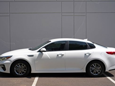 Used 2019 Kia Optima LX FWD image 40