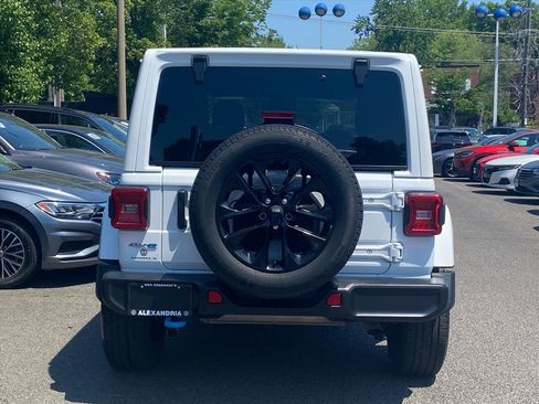 Used 2024 Jeep Wrangler Unlimited Sahara AWD/4WD image 4
