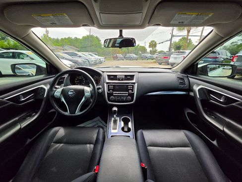 Used 2018 Nissan Altima 2.5 SR FWD image 9