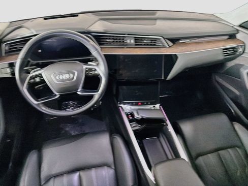 Used 2019 Audi e-tron Prestige w/ Prestige Package AWD/4WD image 24
