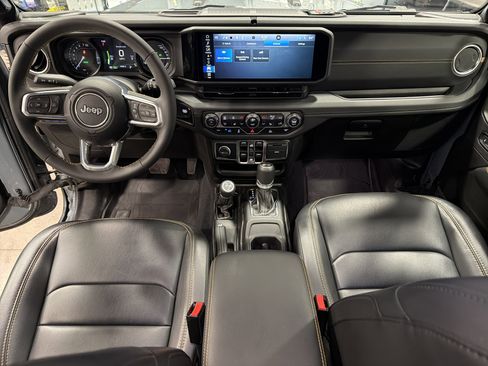 Used 2024 Jeep Wrangler Sahara w/ Technology Group image 4