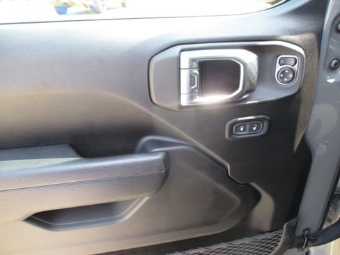 Used 2023 Jeep Wrangler Unlimited Sport w/ Sun And Sound Package AWD/4WD image 15