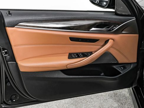 Used 2019 BMW 540i w/ M Sport Package image 52