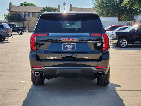 Used 2025 GMC Yukon AT4 w/ AT4 Premium Plus Package AWD/4WD image 13