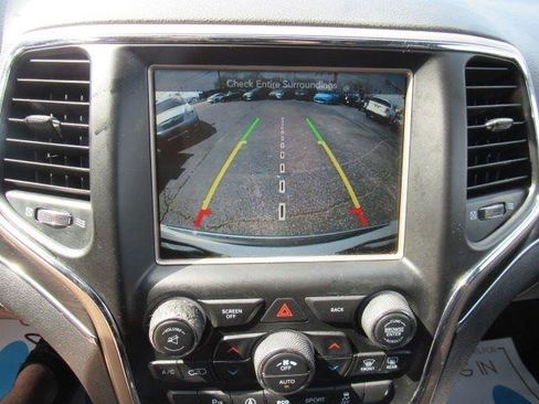 Used 2016 Jeep Grand Cherokee Limited image 18