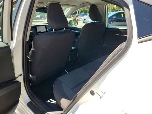 Used 2025 Toyota Camry LE image 10