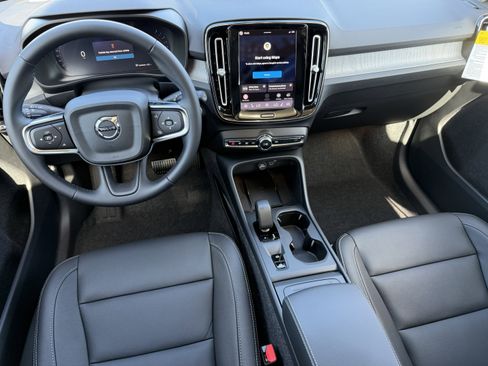New 2026 Volvo XC40 B5 Core AWD/4WD image 11