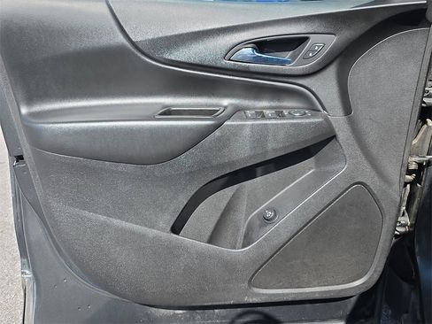 Used 2020 Chevrolet Equinox LT image 18