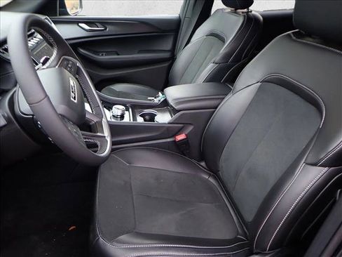 New 2025 Jeep Grand Cherokee L Laredo image 11