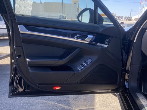 Used 2016 Porsche Panamera image 14