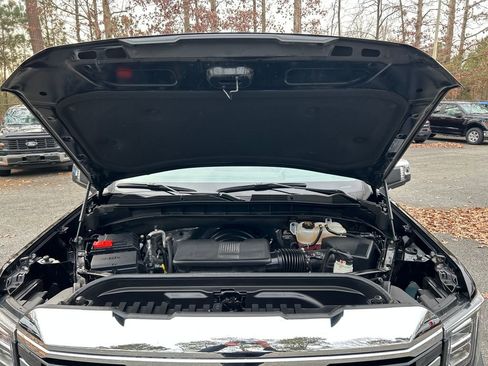 Used 2025 GMC Sierra 1500 SLT image 15