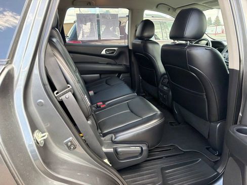 Used 2020 Nissan Pathfinder SL AWD/4WD image 10