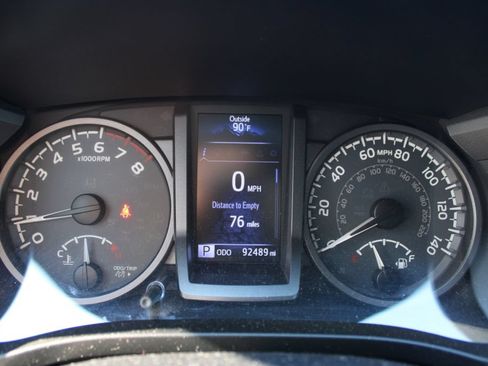 Used 2019 Toyota Tacoma TRD Sport AWD/4WD image 23